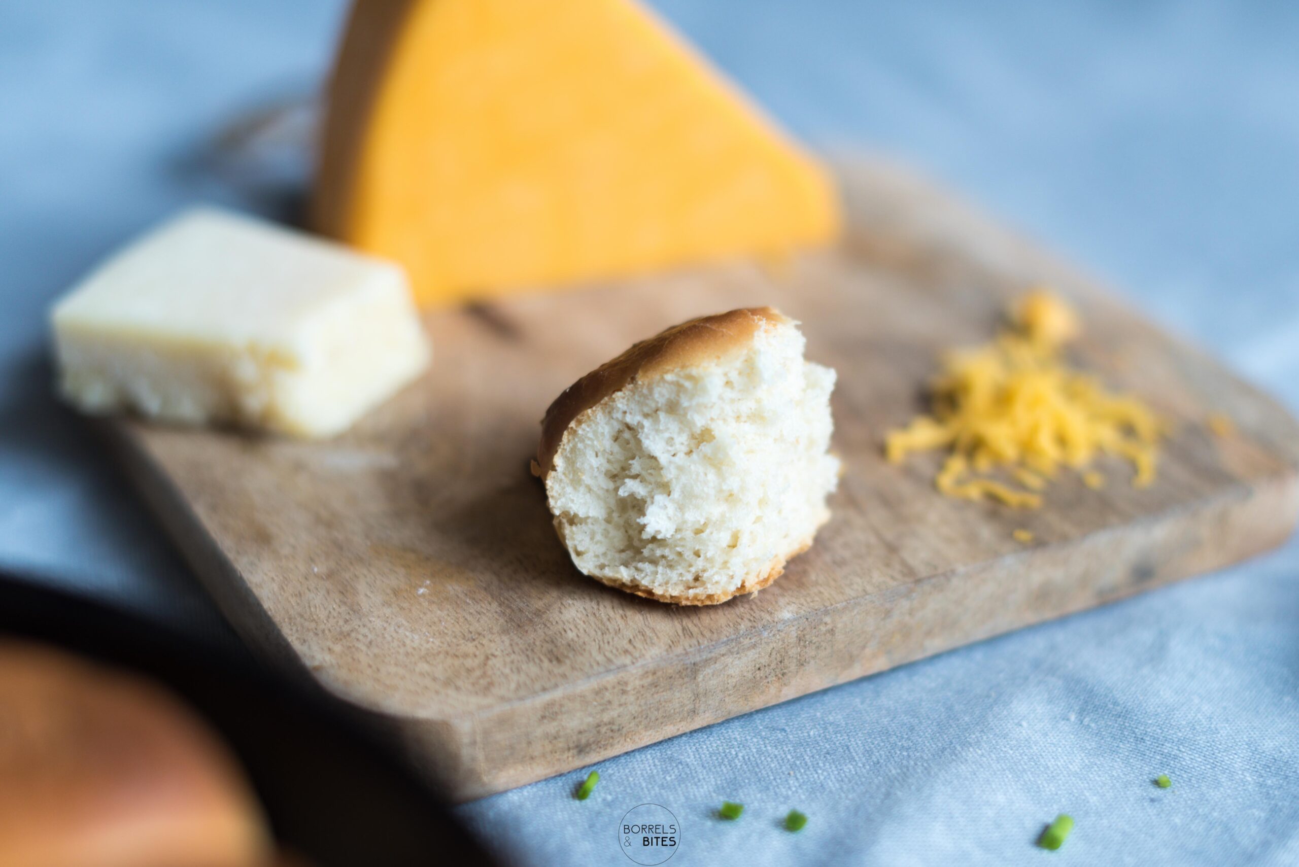 plukbrood met romige kaasdip