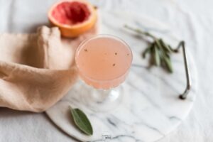 grapefruit salie cocktail