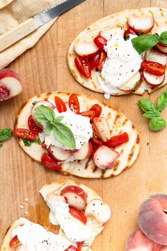 flatbread perzik tomaat burrata 2-1
